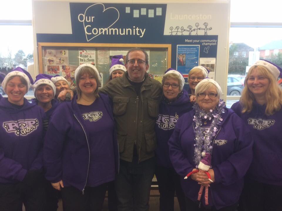 ShellvanSv's tweet image. Rev Richard Coles and customers enjoyed Launceston @Popchoir singing at the store @Tesco_SouthWest @GallioGary @sarahdaisy405