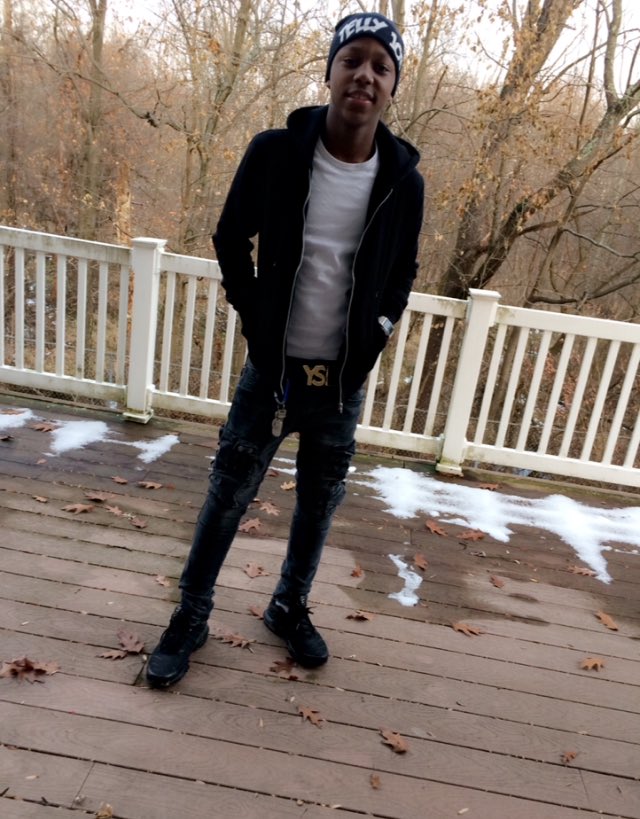 1500_fats's tweet photo. Money 💰 on mind💯#freetops🔒 https://t.co/MfoJf7ZbCg