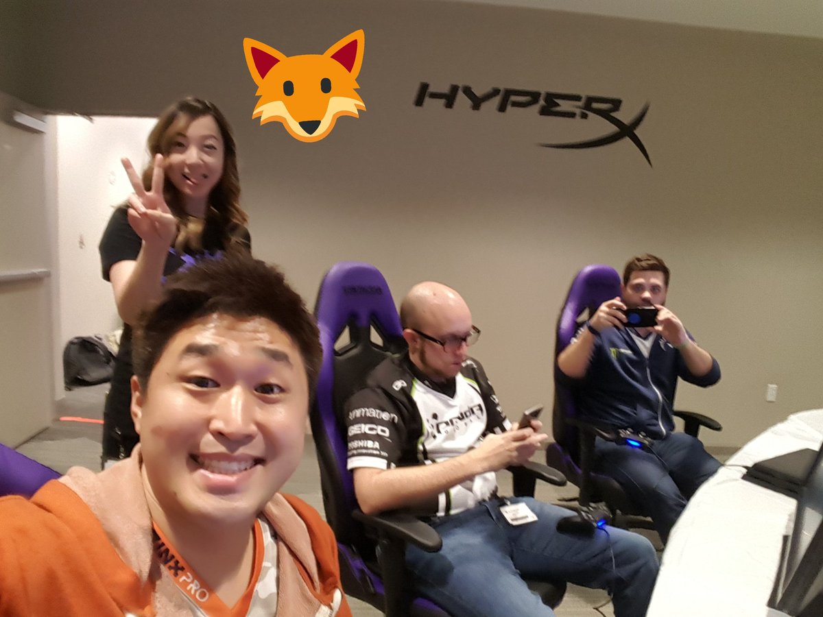 HYPER X stream starting soon <a href="/HyperX/">HyperX</a> , come join thank you everyone! 
#HXGiving Dissidia!