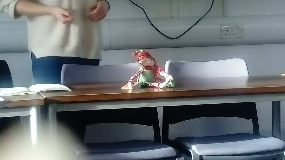 MyElfGelf's tweet photo. Great to share in discussions @durham_uni this morning. So tired by tonight though that I was super excited for the #festivesnacks provided at the #ChristmasDay lunch planning meeting in Wallsend ☺️ Can't wait to get back to @NevillesCrossPS tomorrow! #hungryelf #TheFestiveLog https://t.co/tPTWjUdj9u