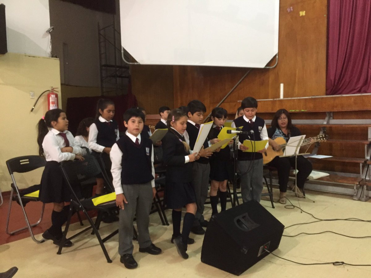 CopiapoLca's tweet photo. Felicitaciones a nuestro hermoso coro! Gracias por ayudarnos a rezar https://t.co/ftylNCNnxD