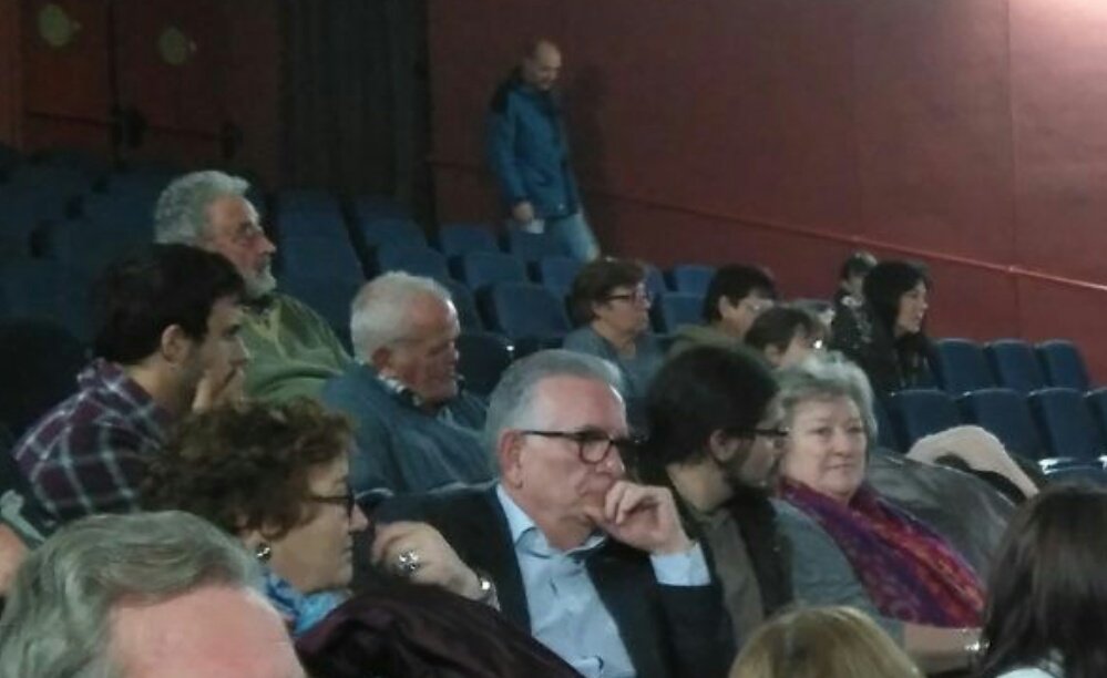 Continuamos en defensa de la residencia San José.

Hemos acompañado en Pleno al Grupo Municipal <a href="/PSOECL/">PSOE Ciudad Lineal / ❤️</a>. Se ha aprobado su proposición para no trasladar el #CACYS y dotarle de medios.

Después hemos estado con l@s vecinos (¡gracias por vuestra lucha!) en Asamblea Vecinal #Orcasur