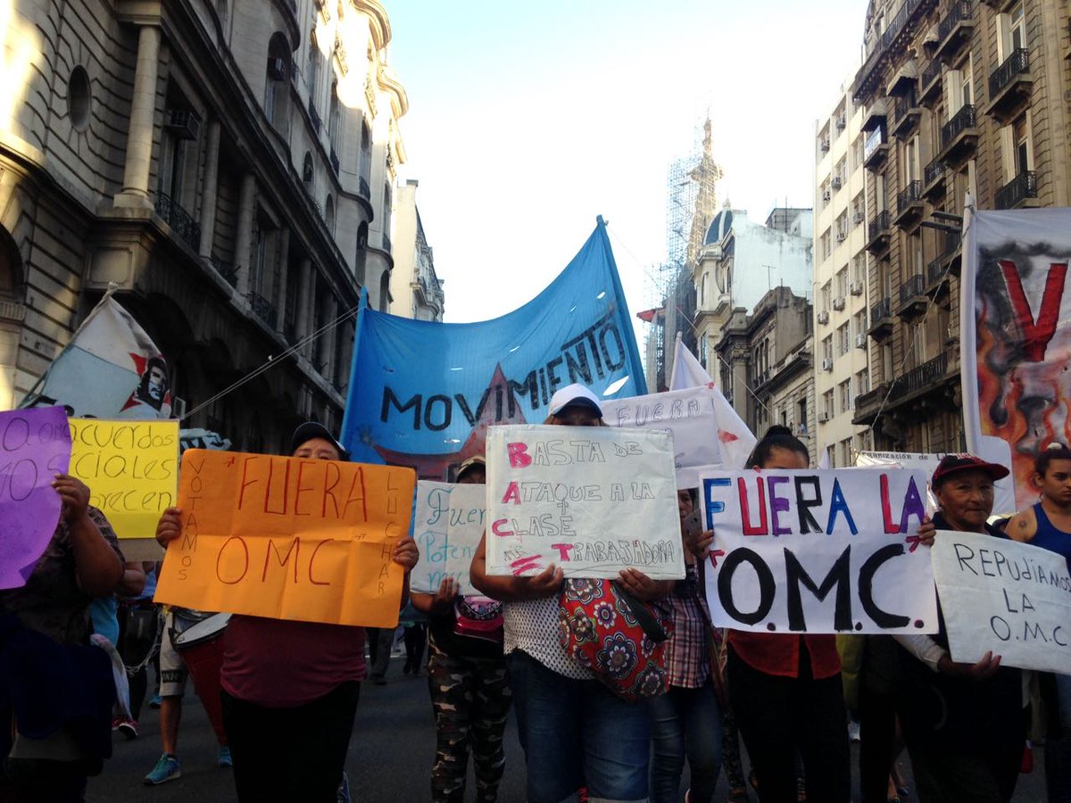PersonalEscrito's tweet photo. #Argentina: Right now, march against the #WTO an the #Macri government, in #BuenosAires. #MC11 #FueraOMC #WTOout https://t.co/NHN2murP0Q