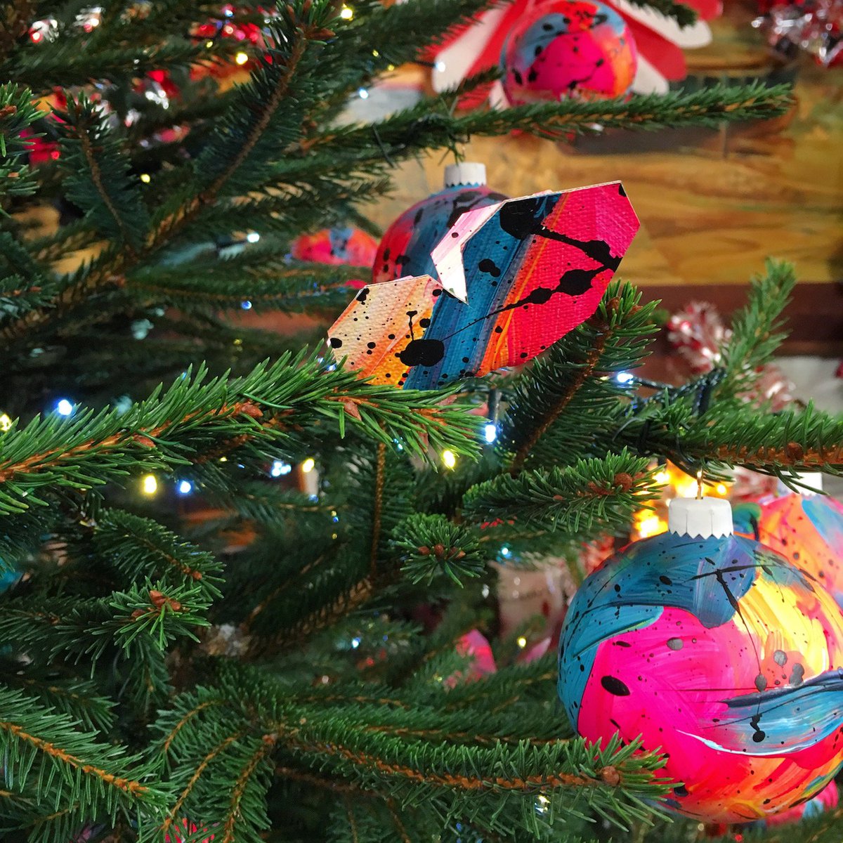EatPrayPedal's tweet photo. So today was the day that myself @CathyEliot @CoutureCraft &amp; @GeoAttic starred on @KirstieMAllsopp's ‘Handmade Christmas’ Catch up now on @Channel4 to see who's tree stole the show… https://t.co/AFxIQCDEf5 #handmadechristmas #christmas #decoration https://t.co/wdy2M1ocfE