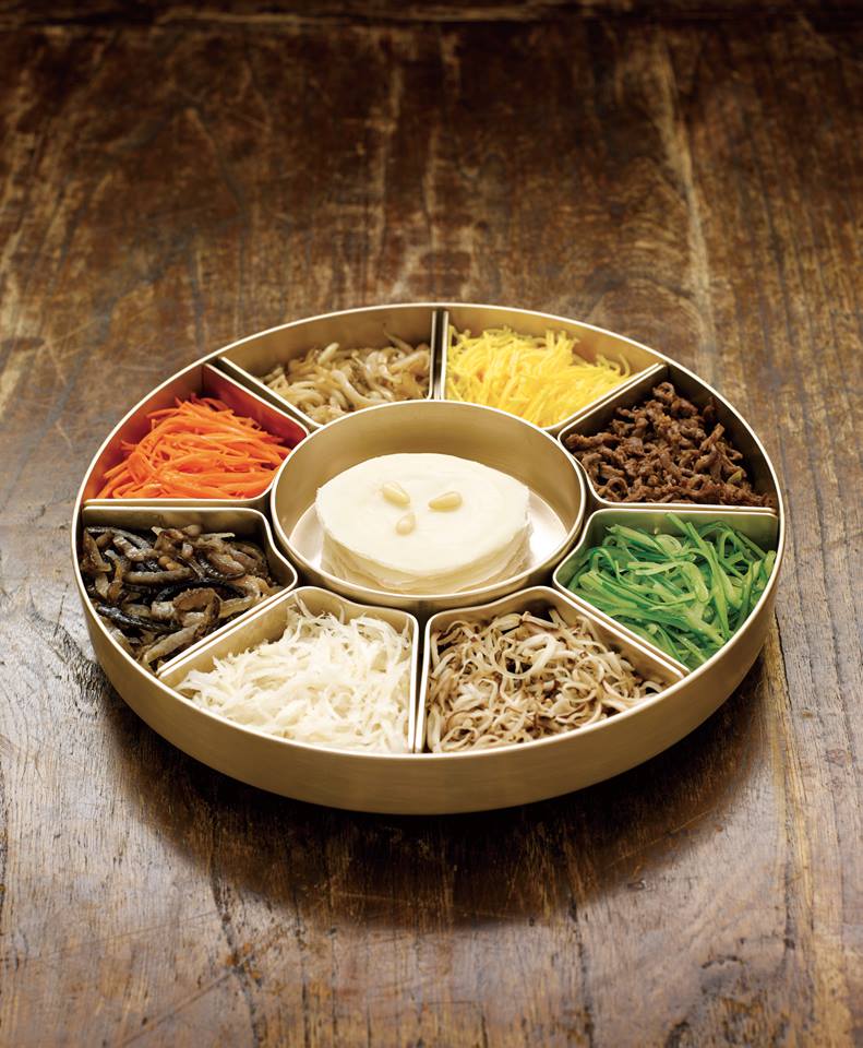 Did you know you can even find a dish in Korea that resembles crepes and Vietnamese wraps? It’s Gujeolpan (platter of nine delicacies). Gujeolpan is named this way because it is served in a container with nine compartments, each with a different ingredient>goo.gl/ttT4UX