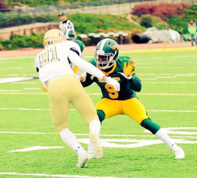 PMN614's tweet photo. @Pookiepack 
22 Tackles 
16 PBU 😳😳
‼️this guy can play‼️ Highlights⬇️

https://t.co/XeaeDvmd3N https://t.co/O8mIVjQILz