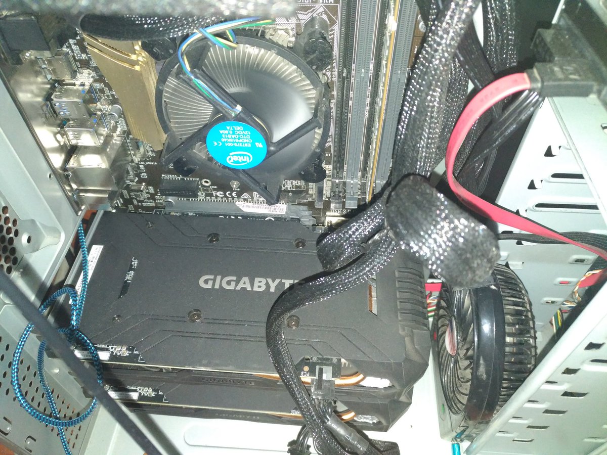 PichiMiner's tweet image. My 2 beautiful Gygabyte GTX 1060 6 Gb... Waiting for @NiceHashMining #NiceHashMining