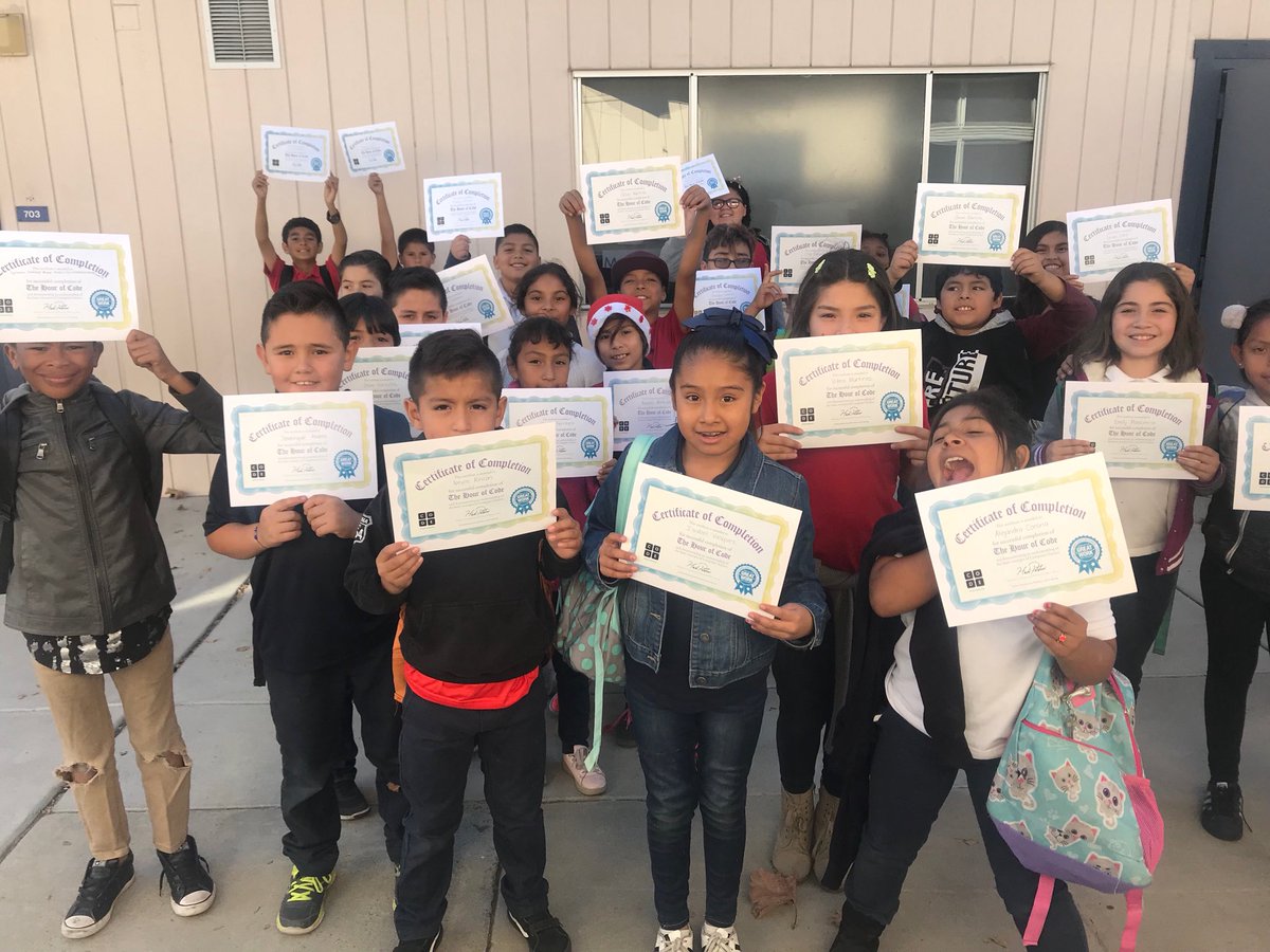 CVESDTALKS's tweet photo. Another One! #HourOfCode2017  @CVESDNews https://t.co/b9TbrRf70C