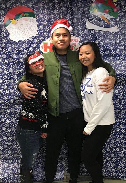 SHU_NSCS's tweet photo. Took pictures✔️ Ate pizza✔️De-stressed✔️

Special thanks to all the students that came out to our Xmas and Chill Event! https://t.co/lzcc1UXo3d