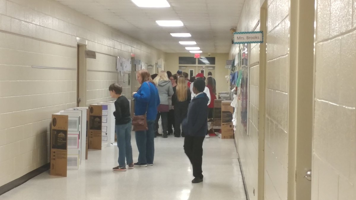 AydenMiddle's tweet image. @AydenMiddle Science Fair and Concert Night! #goknights