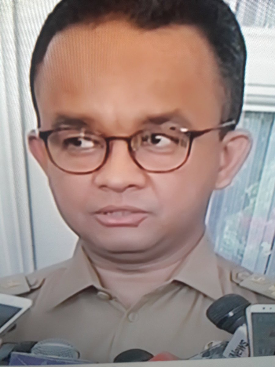 SatrioP16635563's tweet photo. 👉 kalau tidak bisa memimpin jakarta mending mundor👂,jangan slalu menyalahkan orang,padahal lo yang ga bener kerjanya https://t.co/AKf6VWTVr5
