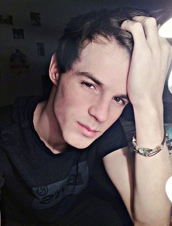 felixwschroder's tweet photo. Ich liebe Aufsätze 😭😫 https://t.co/A3nvRBF9TO
