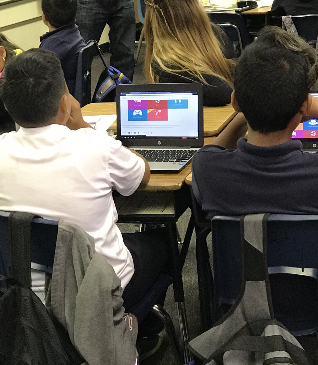 kab_graham's tweet image. #csfirst coding club showcase @wilson @LynwoodSchools #lynwoodcodes #beyondhourofcode #csforall