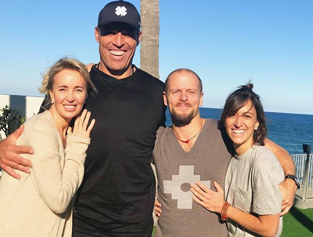 affældige indhente inden for Tim Ferriss on Twitter: "My sincerest thanks to @tonyrobbins, his family,  and the entire team who made #DateWithDe... https://t.co/dMYA1ccT4O  https://t.co/te7A3oC1uf" / Twitter