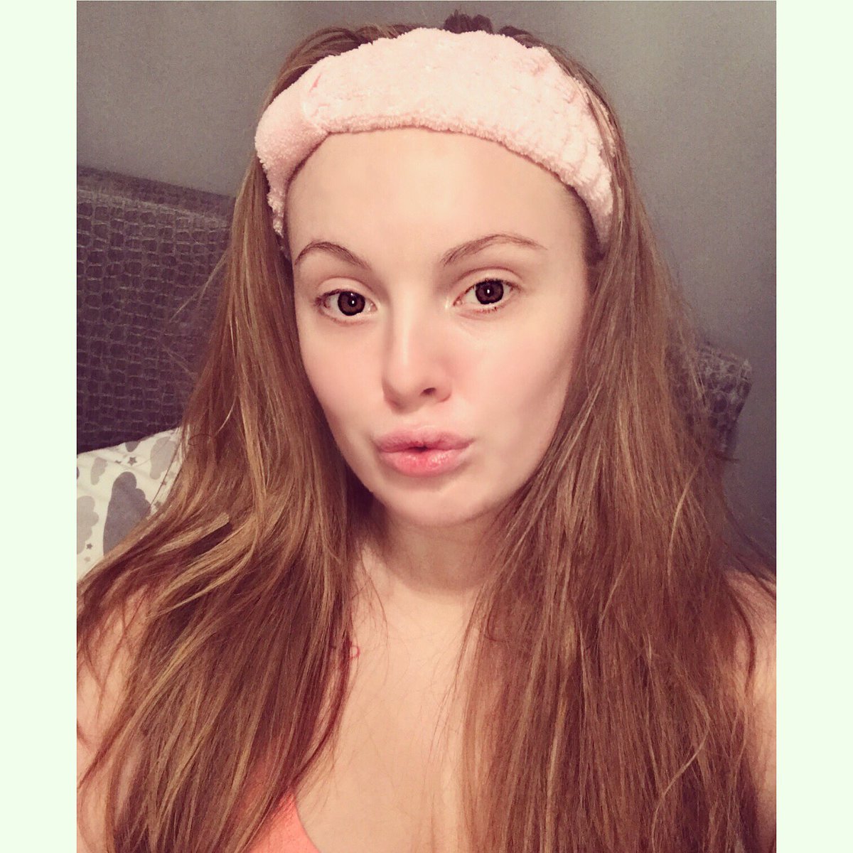 beccathompsonx's tweet photo. 😌 https://t.co/7z3766ym95