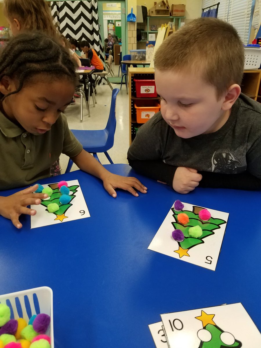 mrstobjy's tweet photo. Ss are always busy in kindergarten! #mathcenters #collaboration #xmascounting #dreambox https://t.co/jVvqsjvMvZ