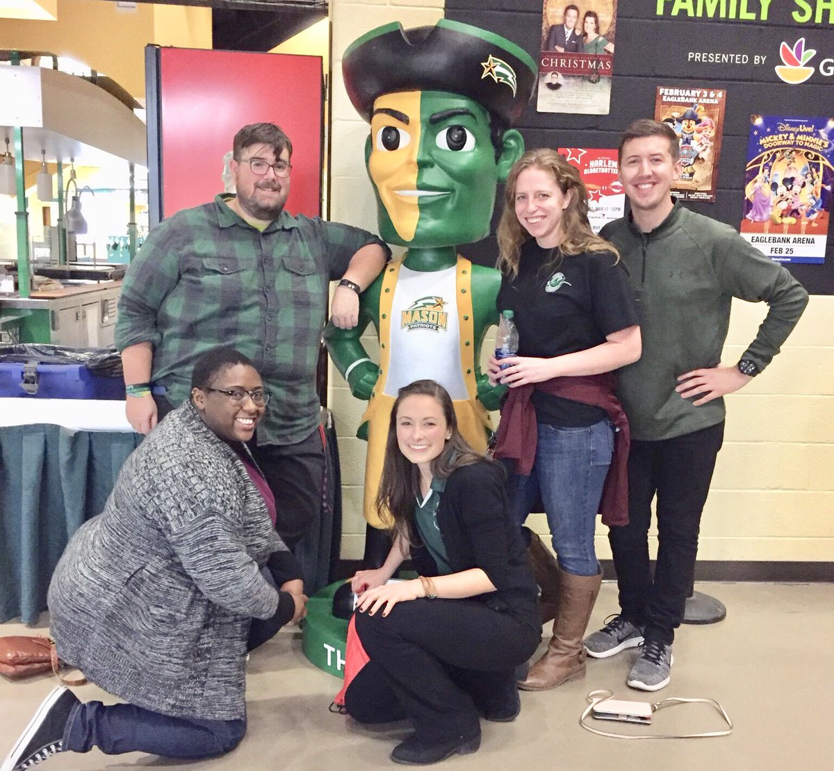 Ss from Select Chorus at <a href="/StoneHillMiddle/">Stone Hill Middle</a> performed the National Anthem tonight at <a href="/GeorgeMasonU/">George Mason University</a> 👍🏽🏀 #LCPS18 @MsLuebkeSHM