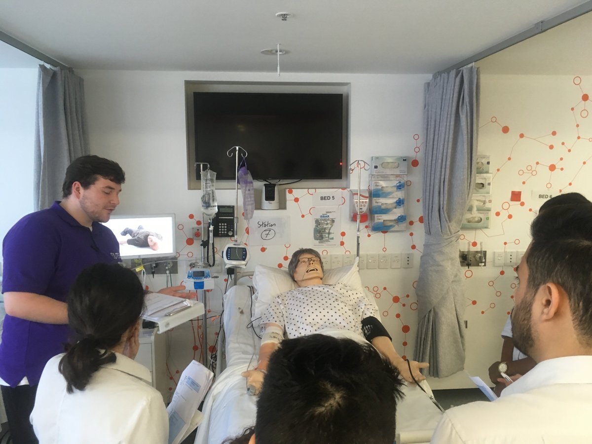 LucasReflection's tweet photo. New #IPE and #IPC model of learning #UTSVirtualPlacement2017 New way of teaching #hospital @TsingosLucas @TamaraJPower @HayesCaz63 @Prof_TLJ @the_shpa @efi_mantz @APharm68 https://t.co/DOMzDz8TlZ