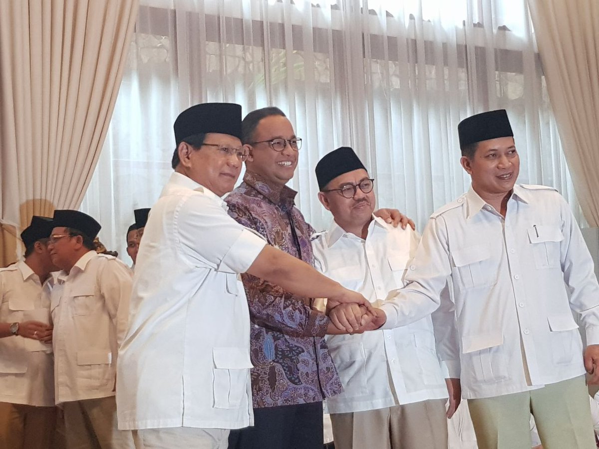 htcpoiYM's tweet photo. Kereb banget gubernur kita.... mantappp, selamat untuk pak sudirman said 

@salamun303
@Reiza_Patters
@saididu
#SudirmanSaidGerindra #SudirmanSaid #SudirmanSaidForJateng https://t.co/9jPaKIXGvE