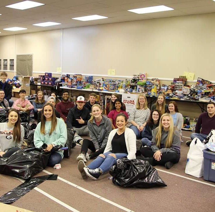 PowdersvilleHS's tweet image. PVHS Beta members doing their part today at the Salvation Army to make Christmas for others bright. 🎄❤