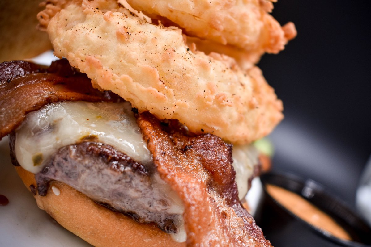 Introducing Flip Side Rocky River $10 Burger + Beer Night. Every Wednesday enjoy select burgers with a selection of beers on tap for only $10! #eatlocal #drinklocal #morethanjustburgers