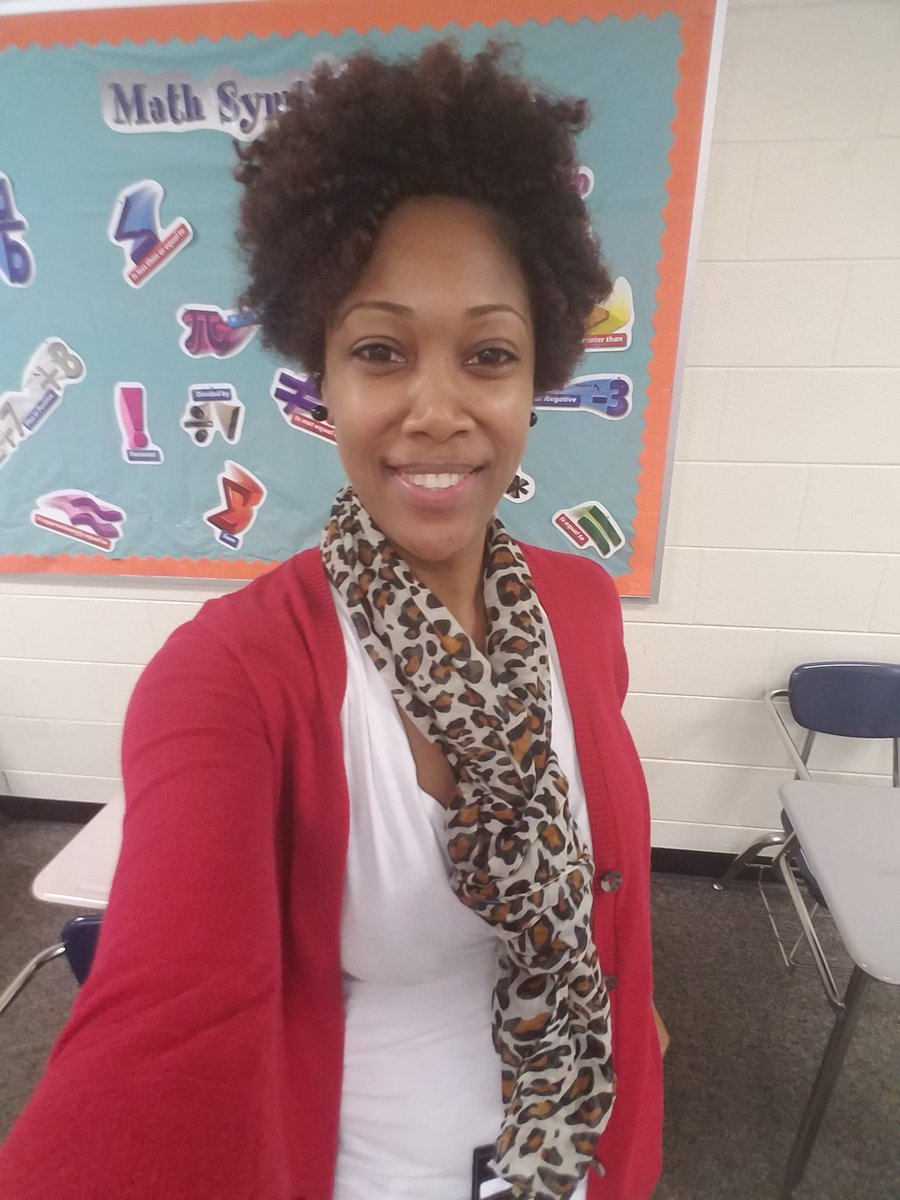 MRS_SHENRYHAND's tweet photo. @rnestugov #whiteouttuesday https://t.co/RQPlnHqwym