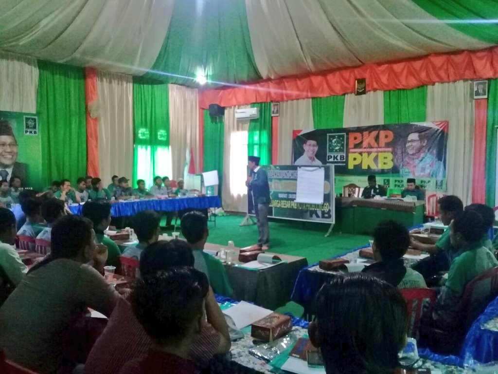 KaderPKBJatim's tweet photo. Sesi materi Ideologisasi NU-PKB oleh @Rusytee Pendidikan Kader Pertama PKB Kota Probolinggo @DPP_PKB @dpwpkbjatim @cakimiNOW @halimiskandarnu @dpcpkbkotaprob1 https://t.co/f3e7DAlHkM