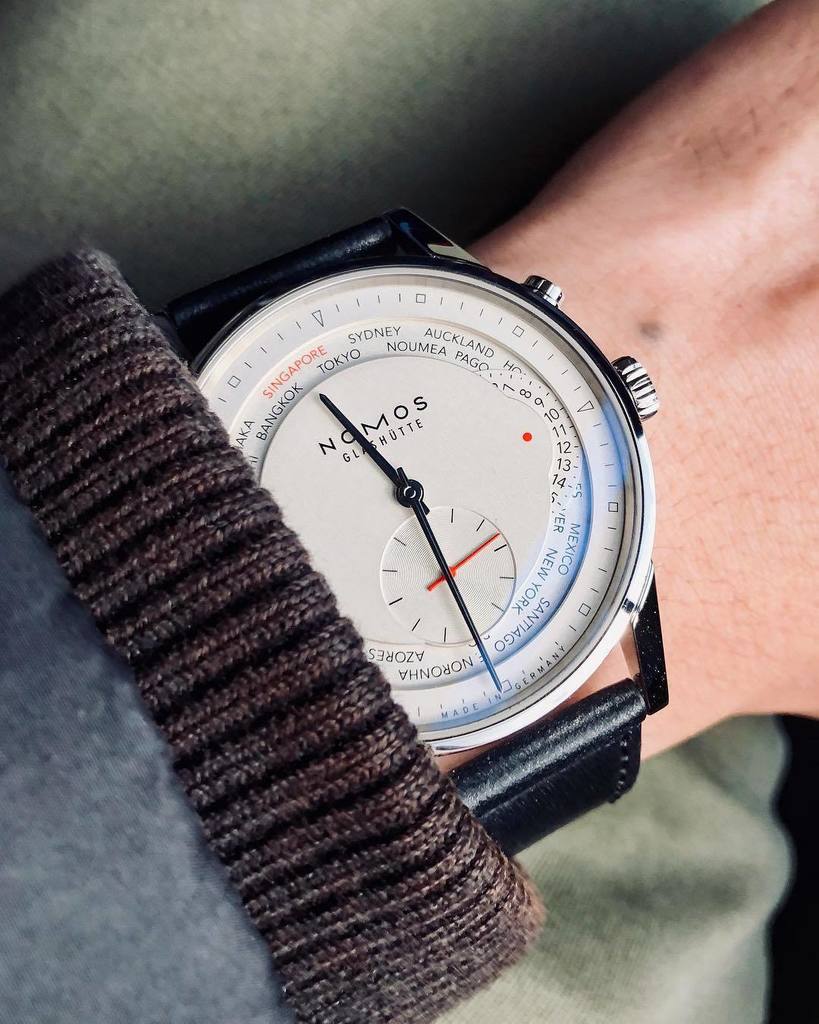 watchmedico's tweet photo. Osaka bay lending a soft flecto on the Weltzeit this #deutschemittwoch.

#watchmedico #nomosreddot #littlereddot #nomosglashuette #nomos #nomoszurich #zurichweltzeit #nomoszurichweltzeit #weltzeit #nomosglashütte #limitededition #singapore #osaka #japan … https://t.co/oY561Jm62P https://t.co/uY8trl8bLz
