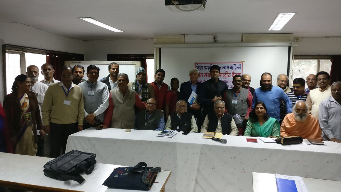 dranoopmittal's tweet photo. Dr.(Mrs.) Pankaj Mittal @pankajugc Additional Secretary, UGC; Sh.Atul Kothari, Secretary, @atulkotharissun SSUN with All India Team of SSUN at Gwalior, Madhya Pradesh https://t.co/Ykx9NbGecp