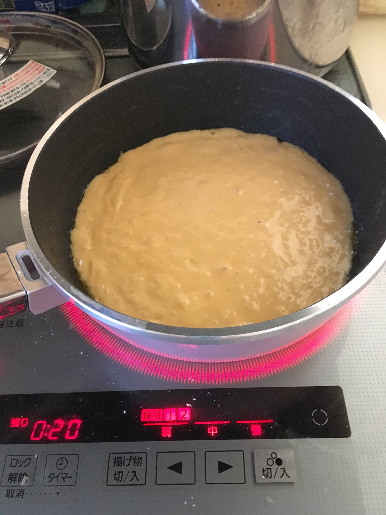 りす ピンクオールパンさん 初仕事はケーキのスポンジとかぼちゃとじゃがいものチーズ焼き スポンジはパンケーキの素を使ったので 膨らまず 巨大なパンケーキに 笑 レシピどおりにしないとダメね アサヒ軽金属 オール