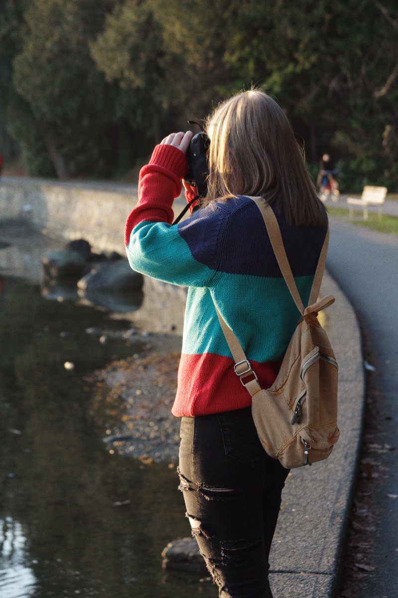 qarnettt's tweet photo. photographz @ stanley park ft @LyssFraser https://t.co/7Z6IgpSl73