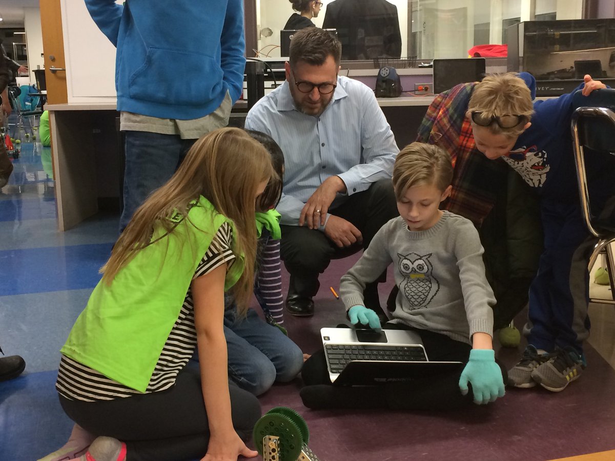 oprobotics's tweet photo. In-House League students show parents how they programmed their robots at today’s Robot Rumble at Brooks. https://t.co/fKirvxv4Td