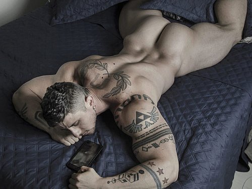 Big and Thick Eric Parker See him on #gaycam at https://t.co/zDbZsDyOz5 https://t.co/iGk528oDDo