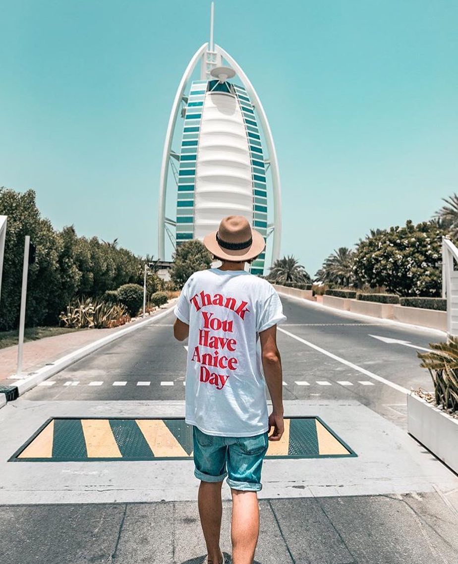 Must2GoDubai_RU's tweet photo. Самый роскошный и самый большой город Объединенных Арабских Эмиратов Дубай не один раз “засветился” в книге рекордов Гиннеса.
@julian_roxburry
#Dubai #guinessbook #guinessbookofrecords #must2try #MUST2GO https://t.co/FpgEHUXigF
