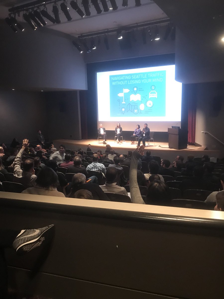 seattledot's tweet photo. Had a great crowd tonight! Thanks for coming out Seattle! #SDOTtransitandmobility #SDOTNewMobility #navigateseattle https://t.co/Mw7Cczyffr