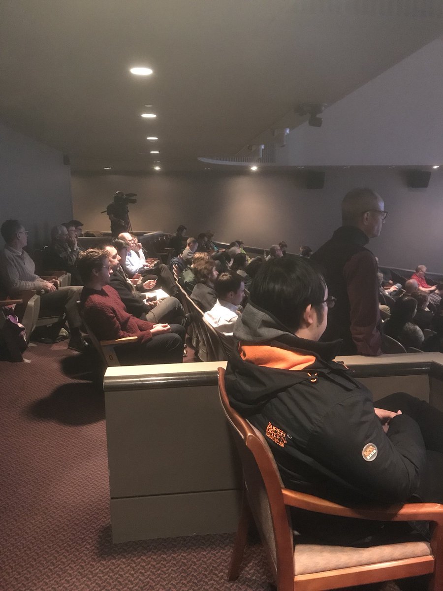 seattledot's tweet photo. Had a great crowd tonight! Thanks for coming out Seattle! #SDOTtransitandmobility #SDOTNewMobility #navigateseattle https://t.co/Mw7Cczyffr