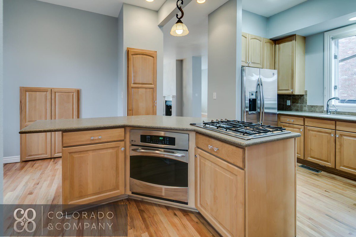 ColoradoCompany's tweet photo. GORGEOUS Victorian-style 3-BR home for lease in #Denver #CountryClub neighborhood! https://t.co/xScycv1nJI #WashPark #CherryCreek https://t.co/HF4lTvYVZz