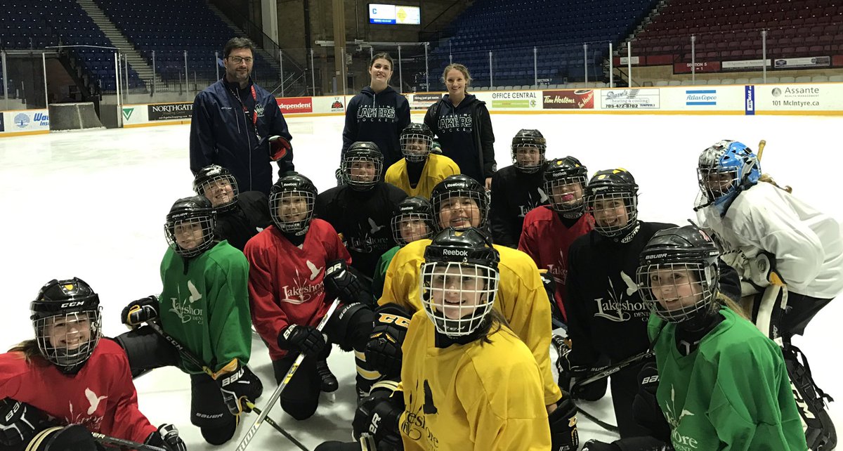 Roynon's tweet photo. Thanks to @nulakers Hunter Mosher @mosher_hunter and Madison Laplante @mlaplante07 and coach @dturk89 for a great practice tonight with the North Bay Ben's Plumbing and Heating Peewee A Ice Boltz. https://t.co/dVWbZvmQNj