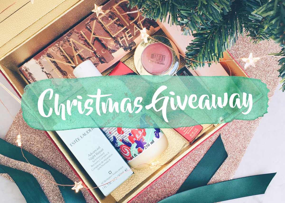 AllDolledUp_SA's tweet image. It&apos;s time for our #ADUBeautyBox Christmas Giveaway! You could win R3500 worth of some of our favourite beauty products ever - ENTER HERE: alldolledup.co.za/2017/12/christ… 🎁
