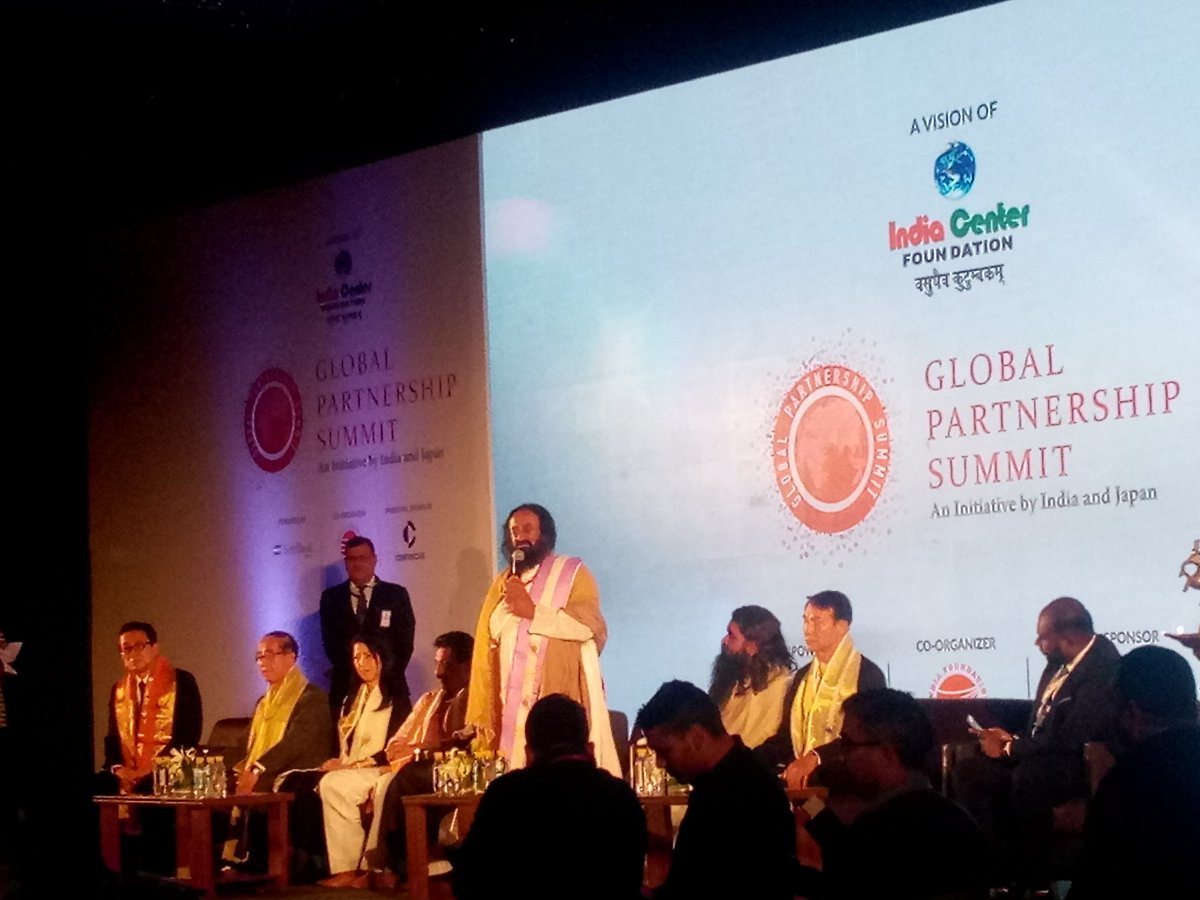 Gps2k17's tweet photo. Glimpses from Day:2 , Global Partnership Summit 2017. 
Sri Sri Ravi Shankarji enlightening us with his precious thoughts.
#Gps2k17 #Gps2017
#GlobalPartnershipSummit2017
@SriSri 
@ArtofLiving https://t.co/4kVZ01OB3p