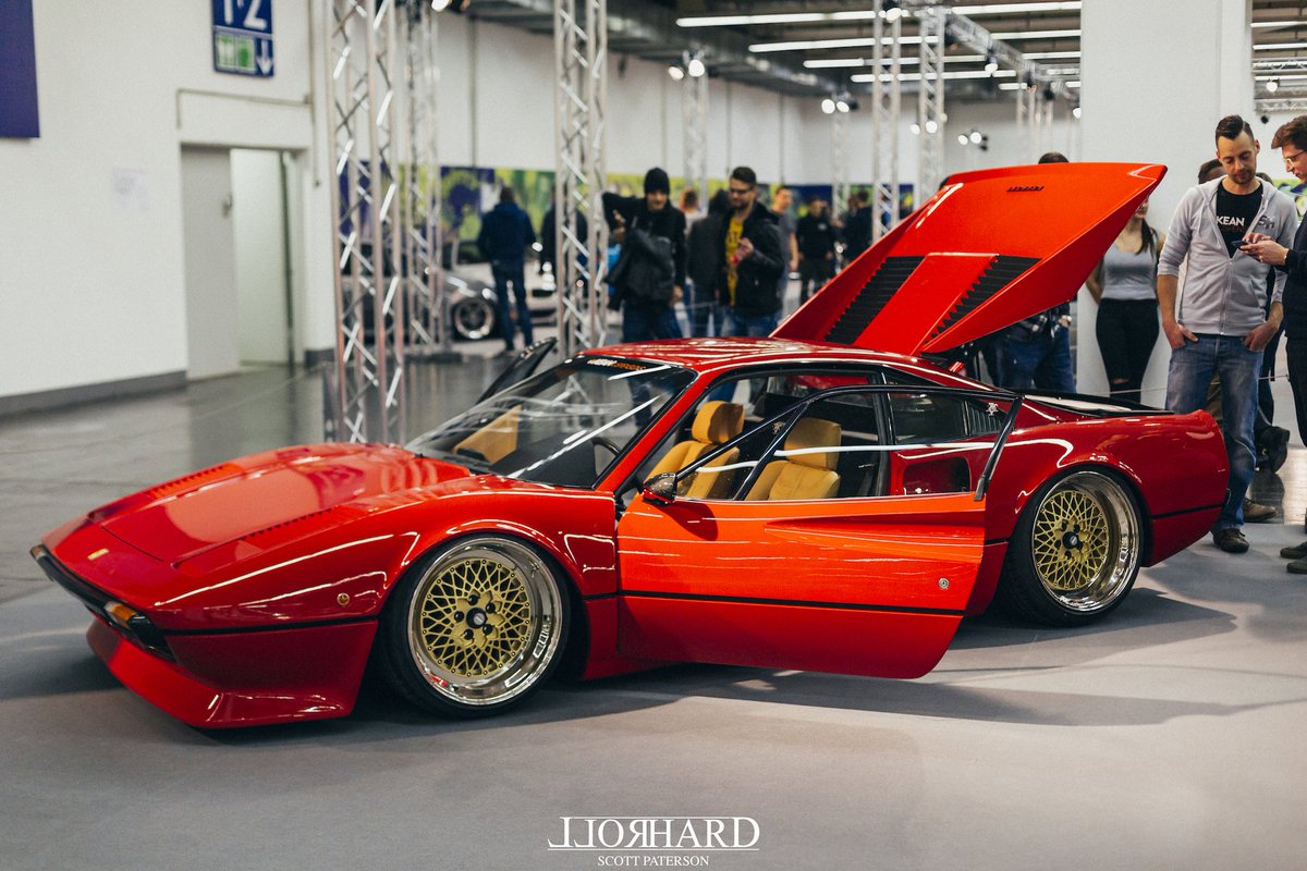 Not one for the purists! #Ferrari #Essen #keansuspension #bbs #wheelwednesday @RollHardd rollhard.co.uk/blogs/news/the…