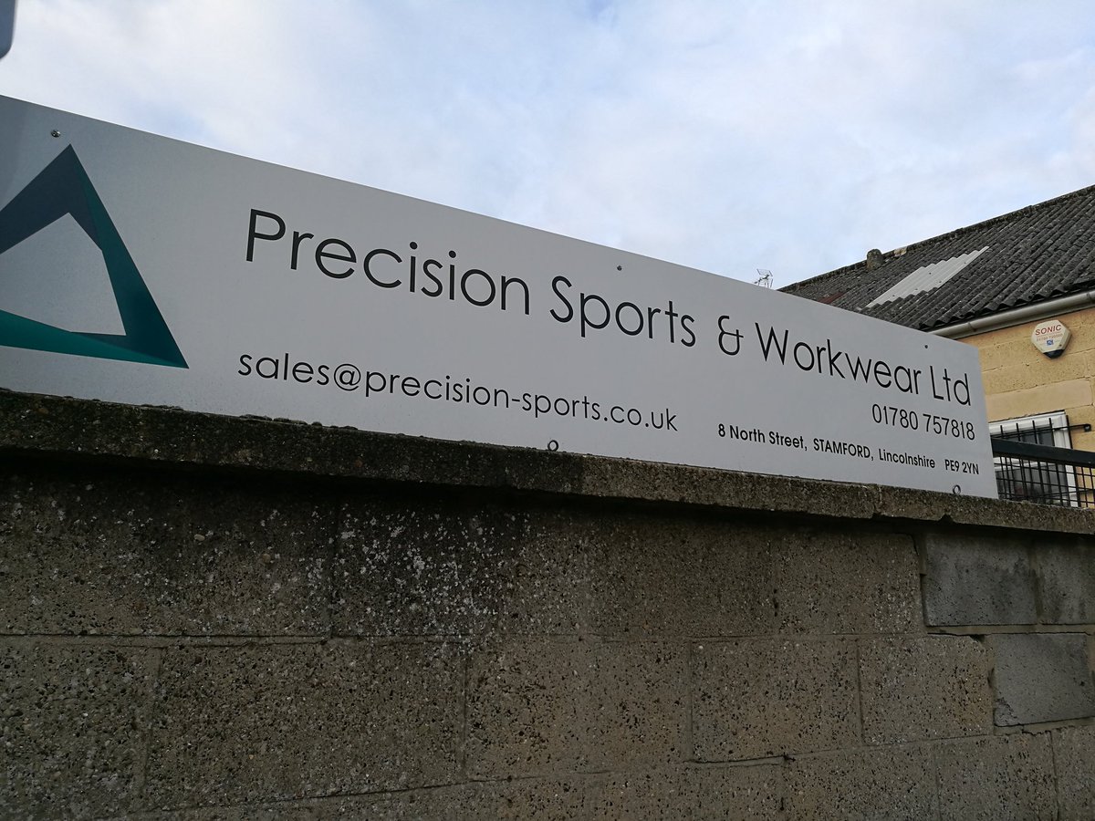 Before 11 the coffee break for @precsports #stamford also how a life size #starwars tie fighter made it to <a href="/burghleyhouse/">Burghley</a> and Aladdin <a href="/StamfordCET/">StamfordCornExchange</a> this weekend