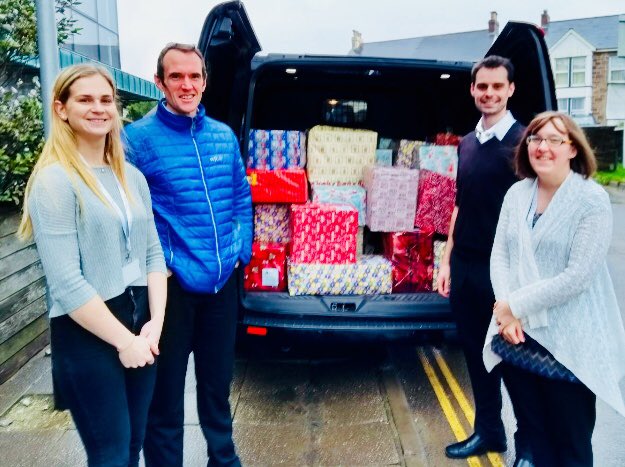 CornwallChristmasBox tweet media