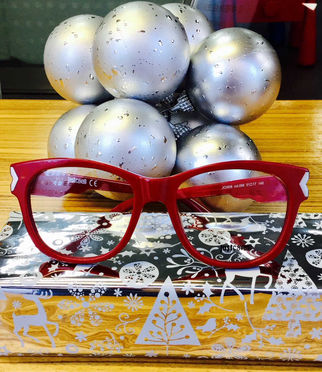 OpticaEnfoke's tweet photo. En estas fiestas apostamos por el rojo, como esta gafa de @justcavalli_official https://t.co/Z7ynmztKPQ