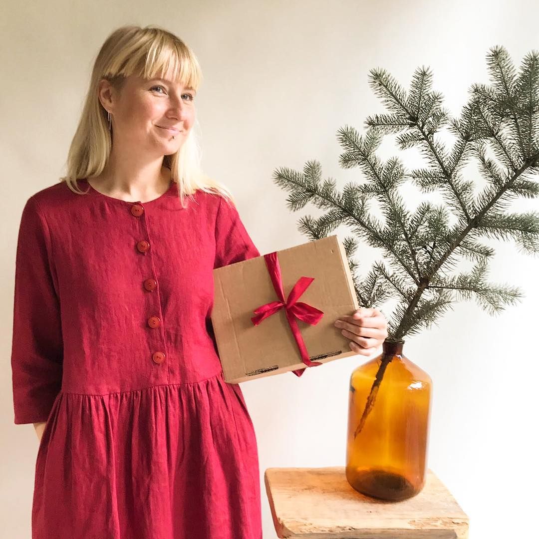 linenbee's tweet photo. Less than two weeks till Christmas! ❤️ we are heads down busy making and shipping out your orders so they reach you on time for gift giving. Feeling a bit like elfs 😂 #christmas #gifts #smallbusiness #linen #linenbee #linendress #linenbeeshop #etsy #etsys… https://t.co/pq228j27wQ