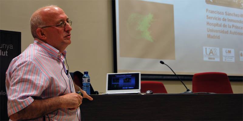 mvb2018's tweet photo. Invited scientists | Francisco Sánchez-Madrid

Cathedratic professor of Immunology at @UAM_Madrid, with a PhD in Sciences, he’s a group leader at Spanish Center for Cardiovascular Research. Francisco also managed the Spanish National Plan for Biomedicine (2001-2005). #MVB2018 https://t.co/SBmysqPmv2