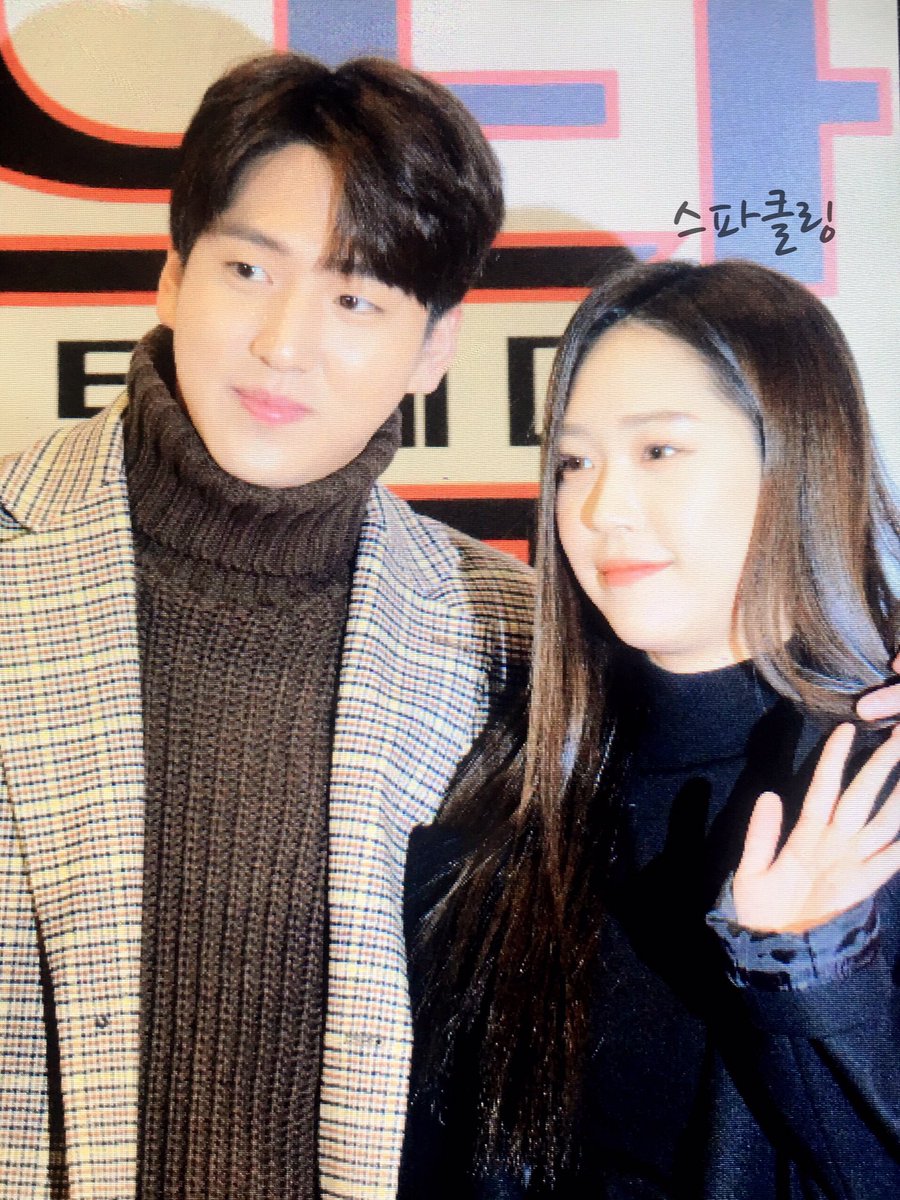 171213 용산CGV 레드카펫 #B1A4 #바로  #Baro #아이 #윤지 
 ㅠ ㅠ둘다 넘 이뻐요 ㅠ ㅠㅠㅠㅠㅠ ㅠ ㅠ 으아 ㅠ ㅠㅠㅠㅠㅠ