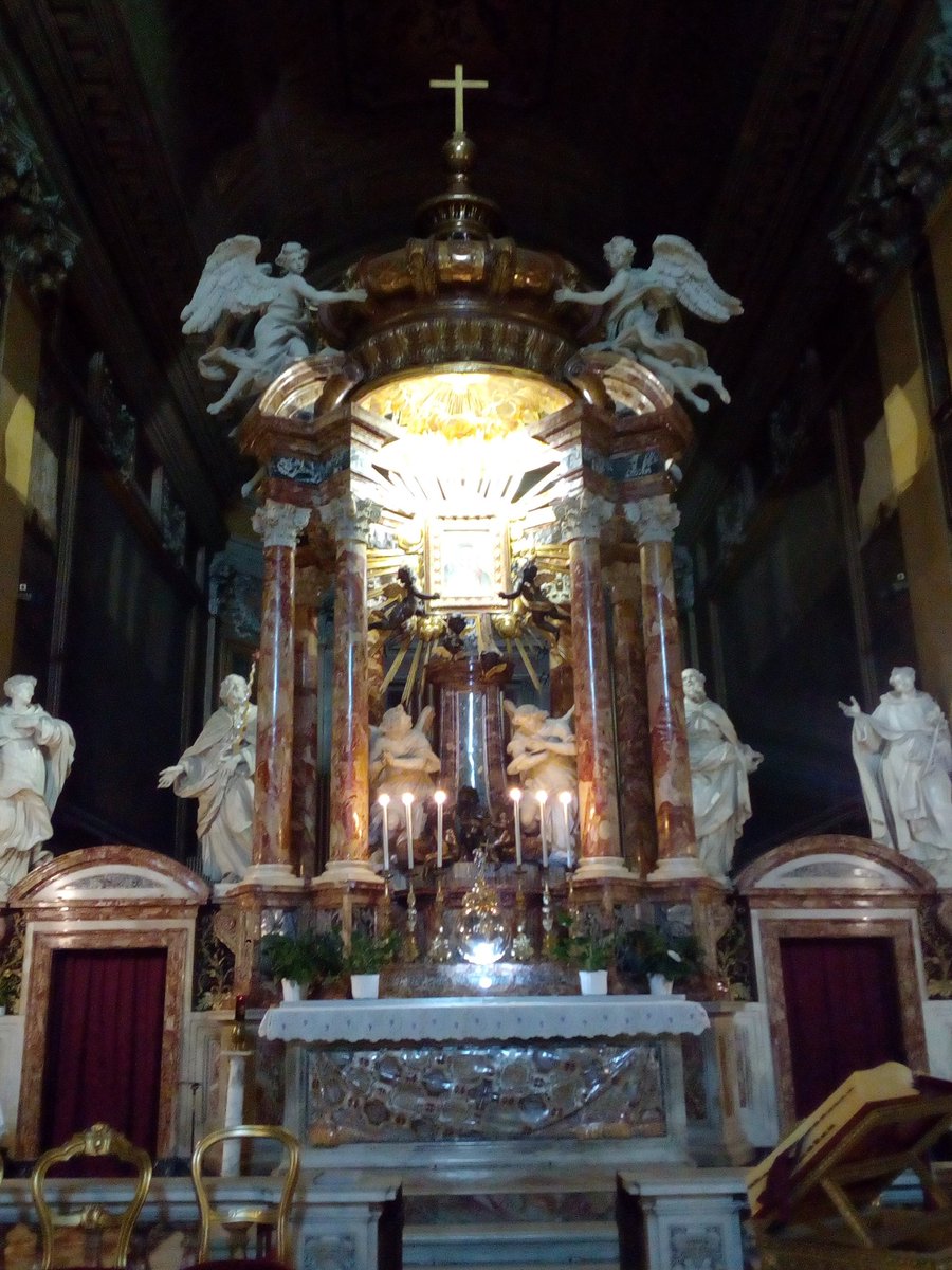 Altare Basilica Santa Maria in Traspontina, ricco e bellissimo! #romeisus #Rome #Roma #PasseggiateRoma <a href="/Turismoromaweb/">Turismo Roma</a> <a href="/BellezzaRoma/">LaGrandeBellezzaRoma</a> <a href="/8romaamor8/">RomaamoR</a> <a href="/ItalyME_Roma/">Italy ME</a>