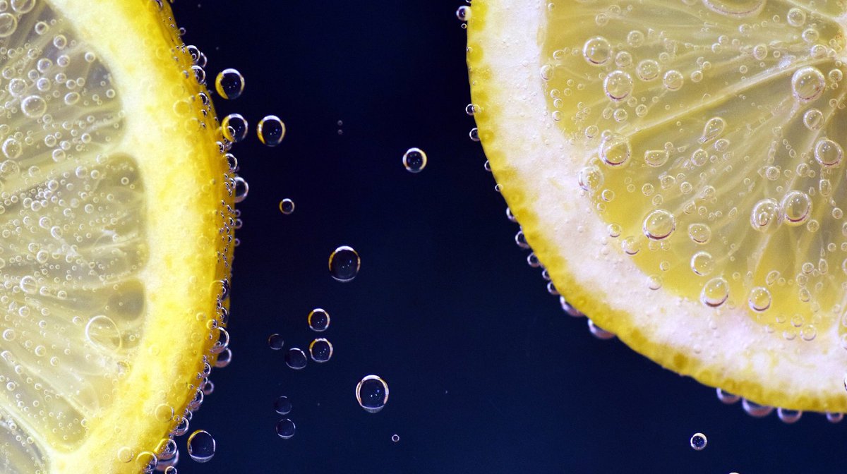 Lemon water is so powerful in detoxifying toxins from your body! #water #hydration #detox #cleanse