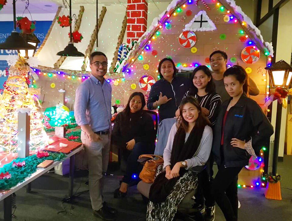 adsparkph's tweet photo. Props to Tech&Delivery team for mounting this giant and fancy ginger bread house!💯👏🏼 #AdSpark #PimpYourTable #DigitalMarketing https://t.co/jT0UtpPSHI